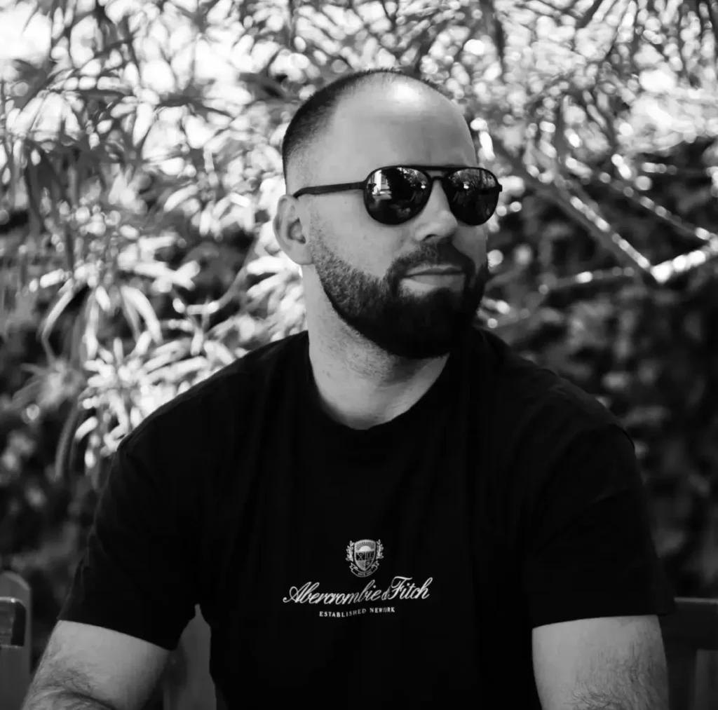 Víctor Cots AMZN Élite